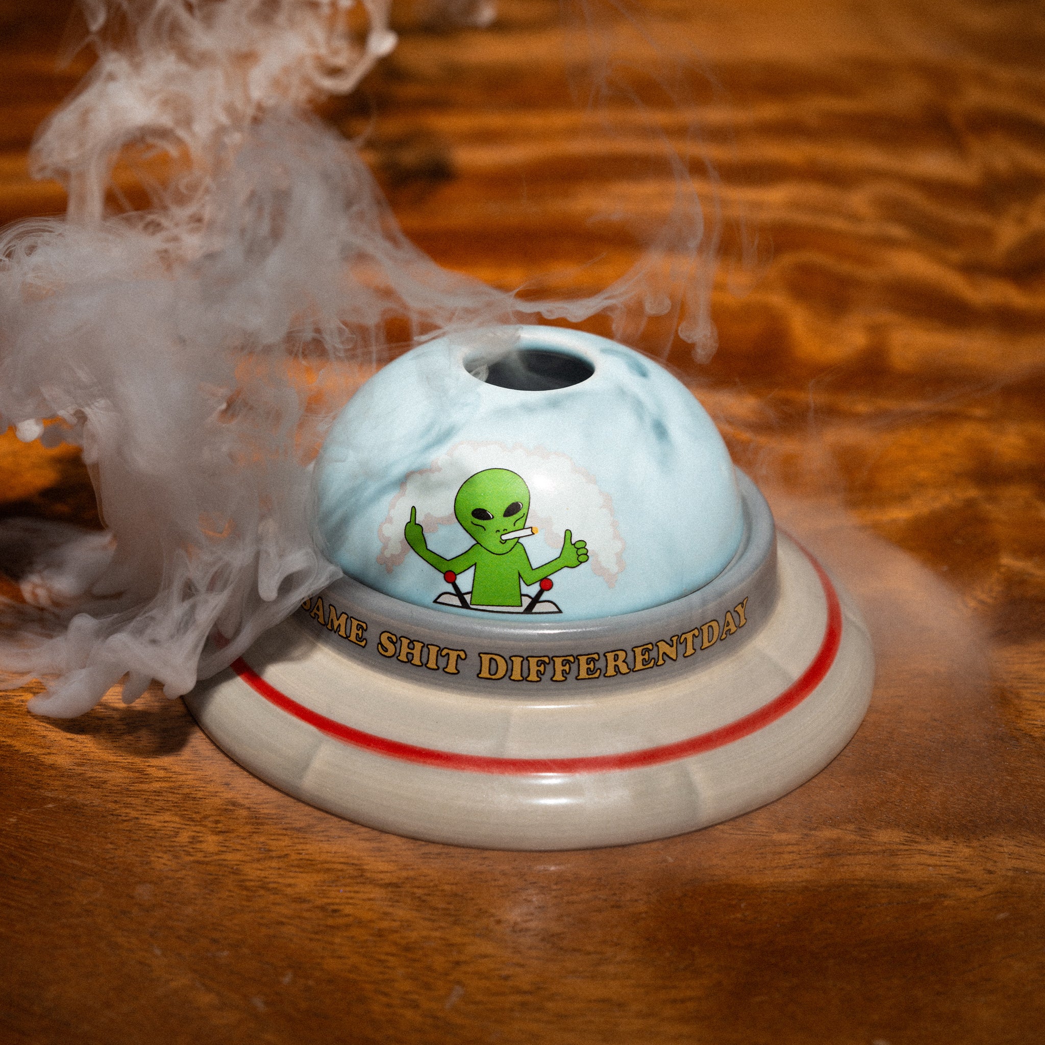 UFO Ceramic Ashtray (Multi) – RIPNDIP