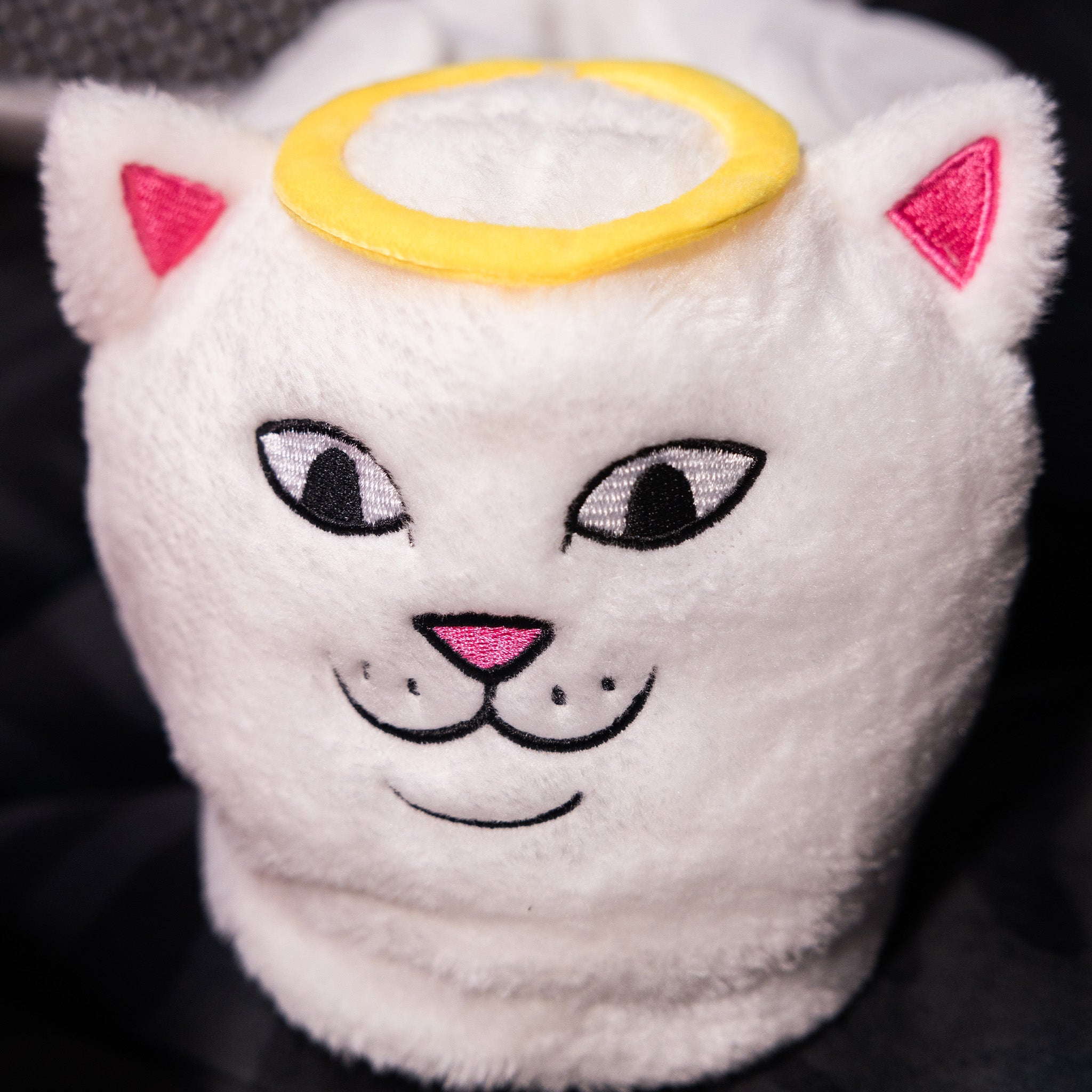 Lord Angel Plush Slippers (White) – RIPNDIP